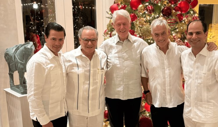 Peña Nieto reaparece en República Dominicana junto a Bill Clinton y Sebastián Piñera