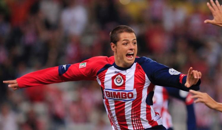 Chicharito confirma pláticas con Chivas