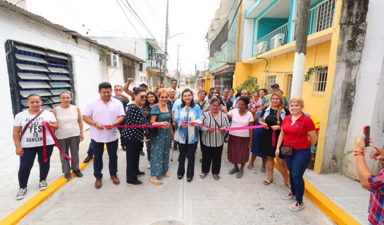 Entrega Centro obra integral de pavimentación y drenaje en Colonia el Espejo I