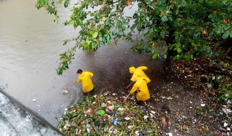 Por exceso de residuos sólidos, Centro limpia rejilla del cárcamo de Gaviotas Sur