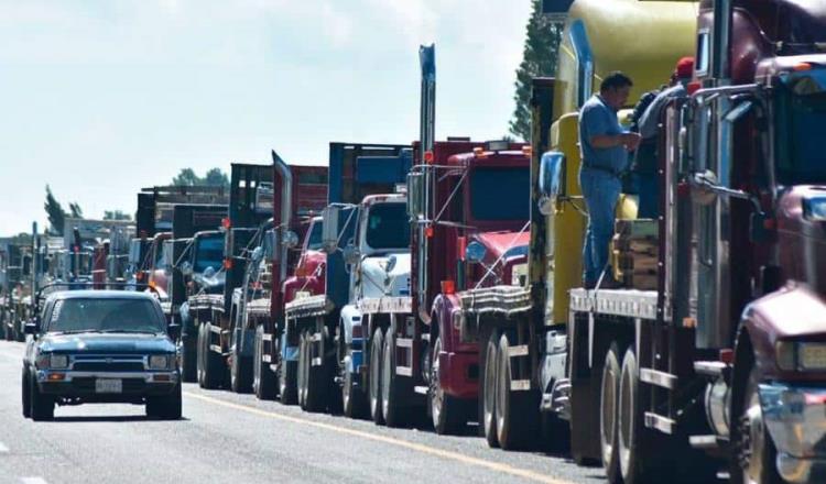 Convocan transportistas a paro nacional por inseguridad en carreteras