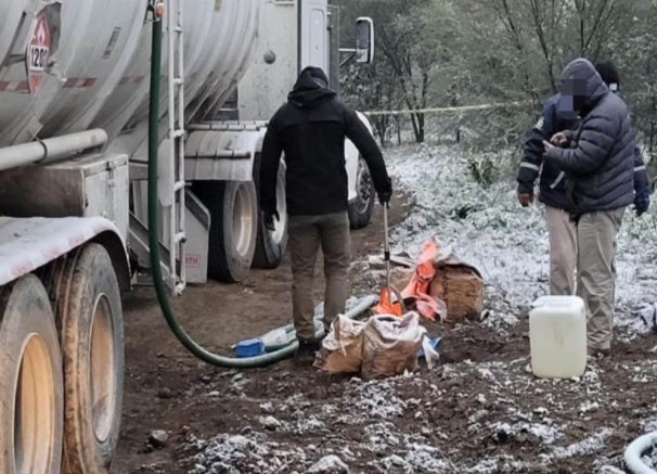 Aseguran en Nuevo León 36 mil litros de hidrocarburo y detienen a tres personas