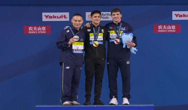 Osmar Olvera, oro en trampolín de un metro en Mundial de Natación en Doha