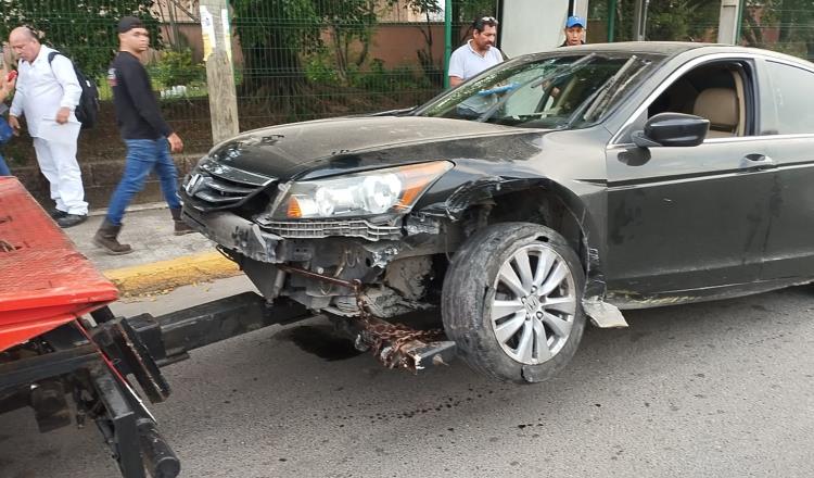 Cinco vehículos impactan en carambola en Ruiz Cortines