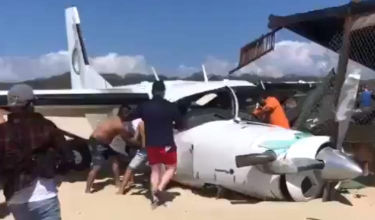 Desplome de avioneta en Puerto Escondido deja un muerto