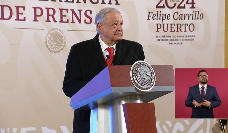 Bromea AMLO al seguir padeciendo "tutupiche" en el ojo derecho