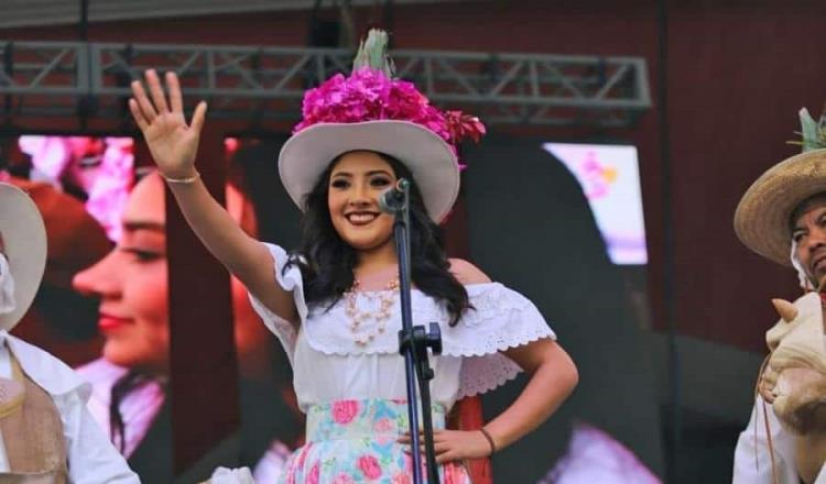 La Flor de Oro se quedará en Tenosique: Nury Estela en su presentación oficial