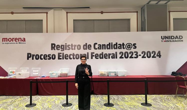 Morenistas tabasqueños se registran ante el INE como candidatos a diputado federal