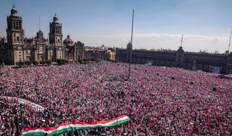 Llena marcha por la democracia Zócalo de CDMX