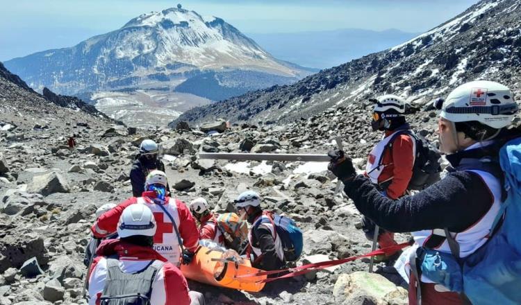 Hallan sin vida a guía de alpinistas desaparecidos en Pico de Orizaba