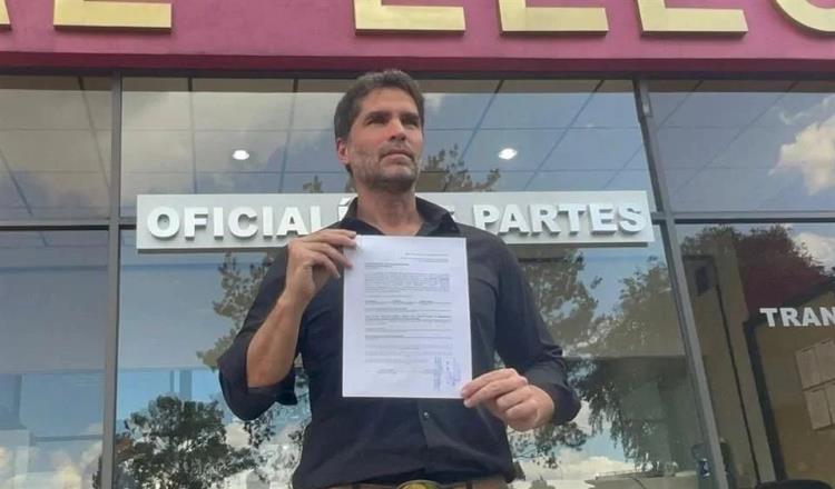 Se registra Verástegui ante el INE como candidato independiente a la Presidencia