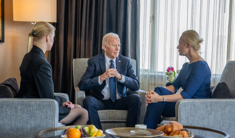 Biden se reúne con viuda de Alexéi Navalny en San Francisco