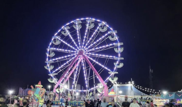 ´Vuela´ canasta de juego mecánico en Feria de Huauchinango, Puebla; hay 2 heridos