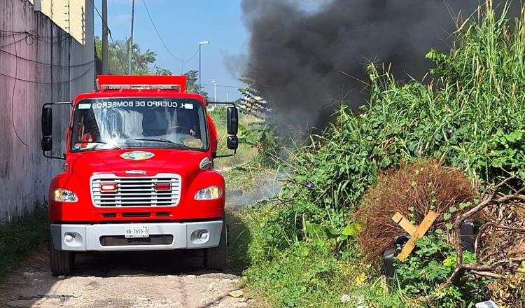 Alarma a ciudadanos incendio de pastizal en la colonia Espejo 1; PC acudió a sofocar las llamas