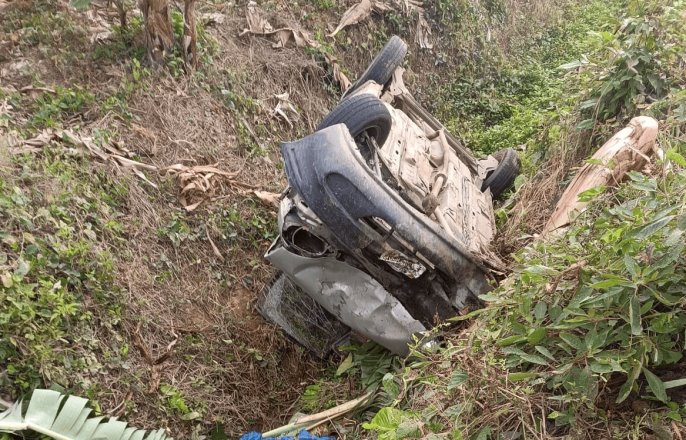Vuelca vehículo sobre la carretera Teapa-Villahermosa  