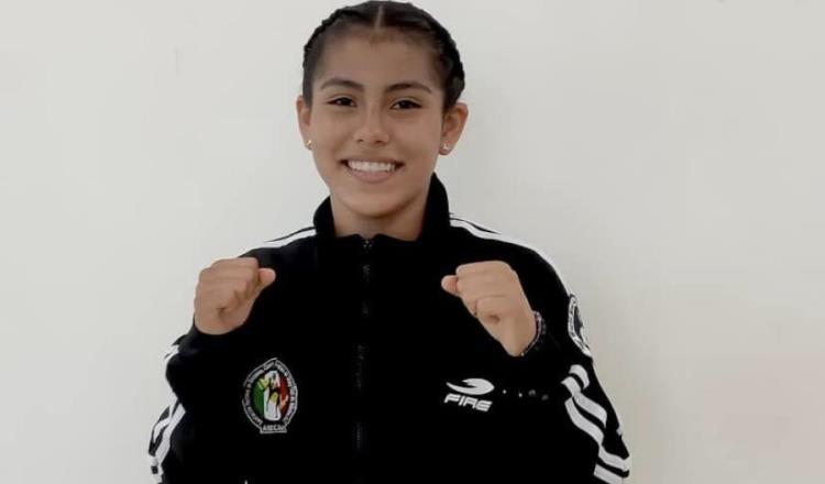 Abanderan a la peleadora de Comalcalco, Sofia Marcial, para el Mundial de Muaythai en Tailandia