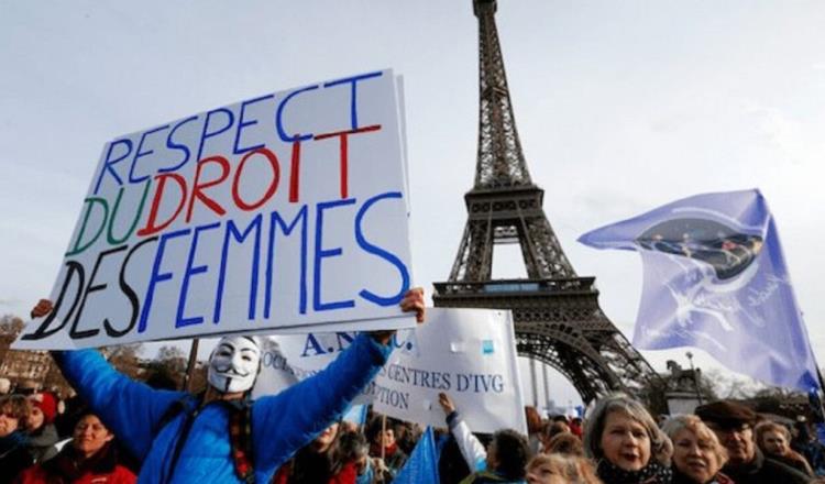 Convierte Francia aborto en derecho constitucional