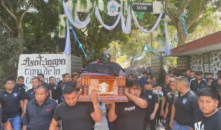 Guerrero entrega a la FGR a 2 policías implicados en asesinato de Yanqui Khotan