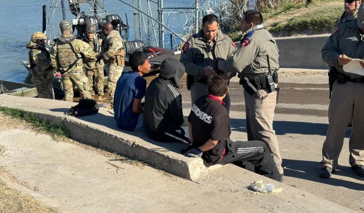 Corte Suprema de EE. UU. suspende indefinidamente la ley antimigrante de Texas