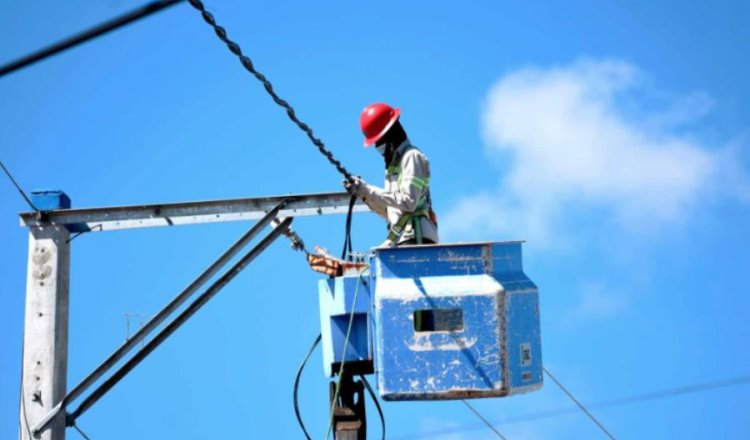 Riesgo de fallas en suministro eléctrico por altas temperaturas, advierte Sedener