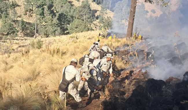 Guardia Nacional se suma a combate del incendio en parque Nacional Izta-Popo