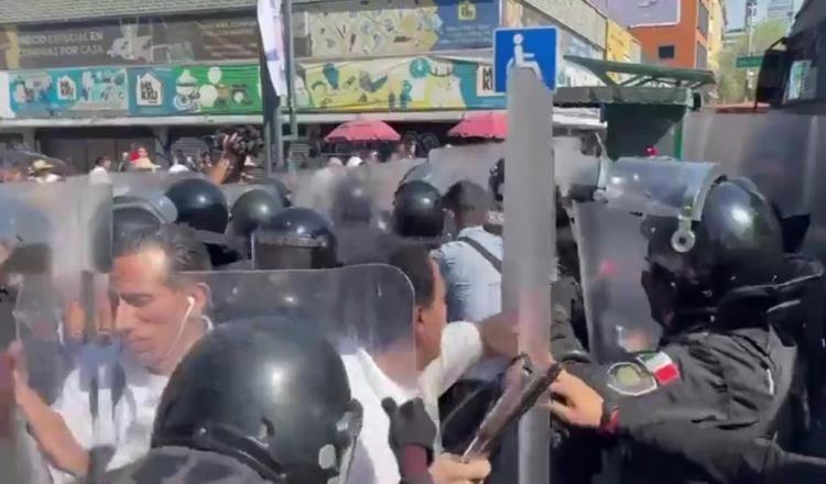 Critican falta de protocolos ante represión de manifestantes con discapacidad en CDMX