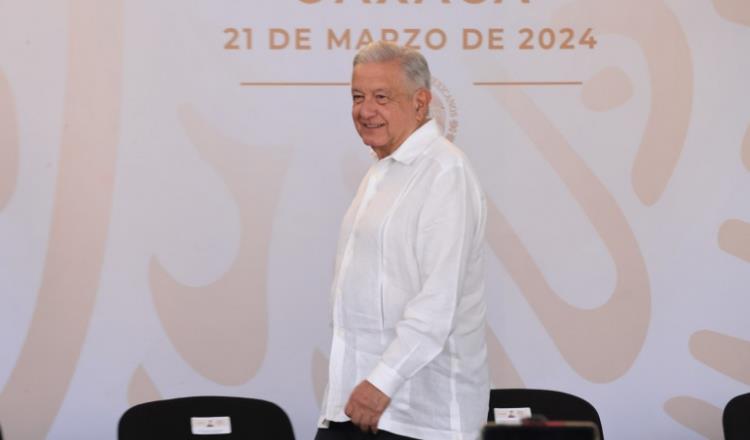 Insiste AMLO en reunión con padres de normalistas de Ayotzinapa, pero sin abogados