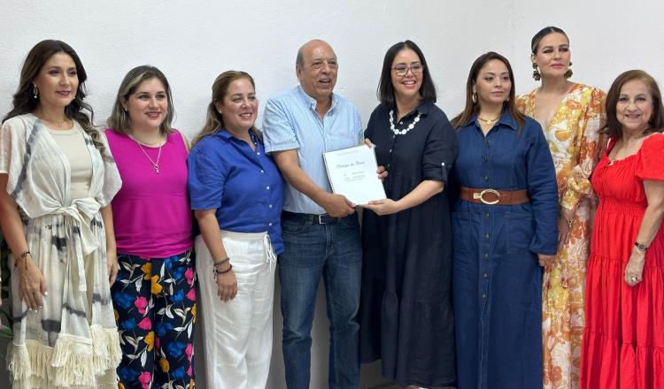 Colectivo de Embajadoras tabasqueñas entrega código de ética a Comité de Feria