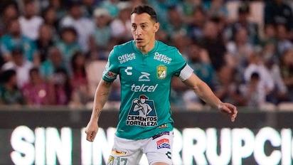 Guardado ya entrenó a la par de sus compañeros en León tras dos meses lesionado