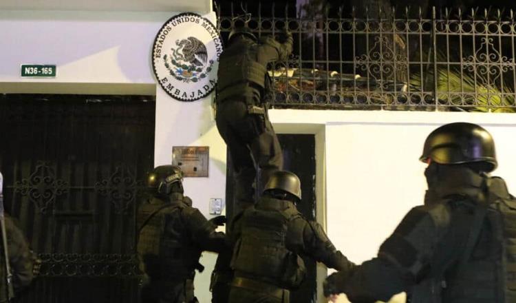Exhibe AMLO video del asalto a la Embajada de México en Ecuador
