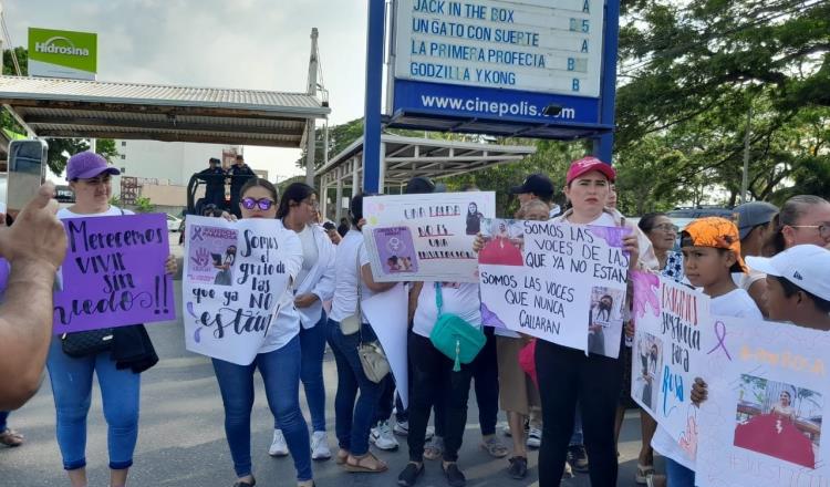 Marchan para exigir justicia por el feminicidio de Rosa Isela en Paraíso