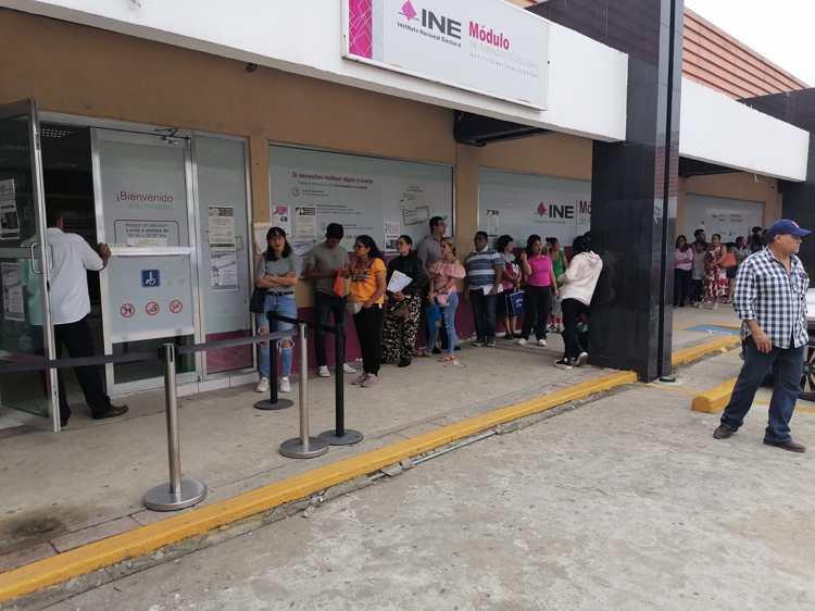 Por irregularidades, INE da de baja a casi 40 mil registros de votantes mexicanos en el extranjero