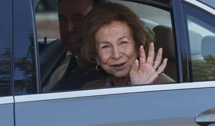 Dan de alta a la reina Sofía tras 4 días hospitalizada