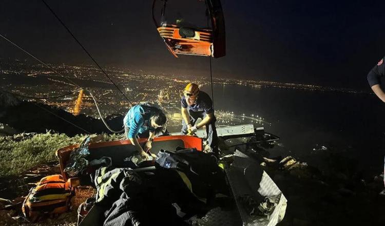Rescatan en Turquía a 174 personas que quedaron atrapadas en teleférico por 23 horas