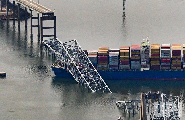 FBI abre investigación penal por choque de buque contra puente en Baltimore
