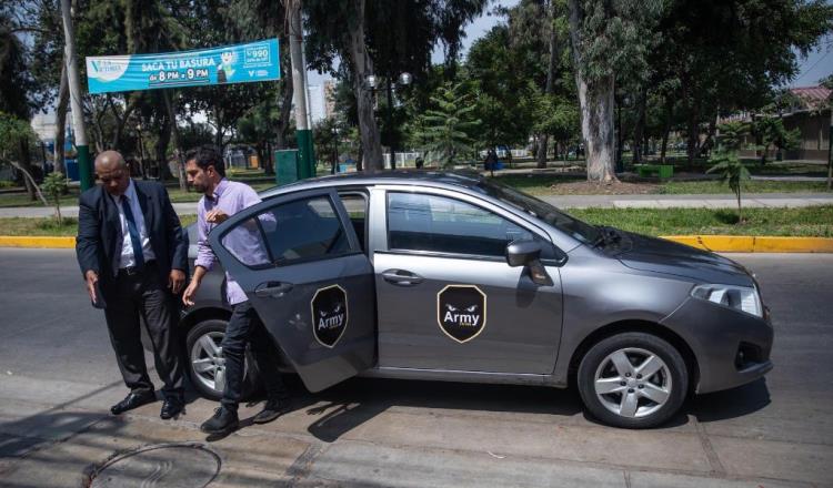 En Perú lanzan app de taxis conducidos por policías y militares