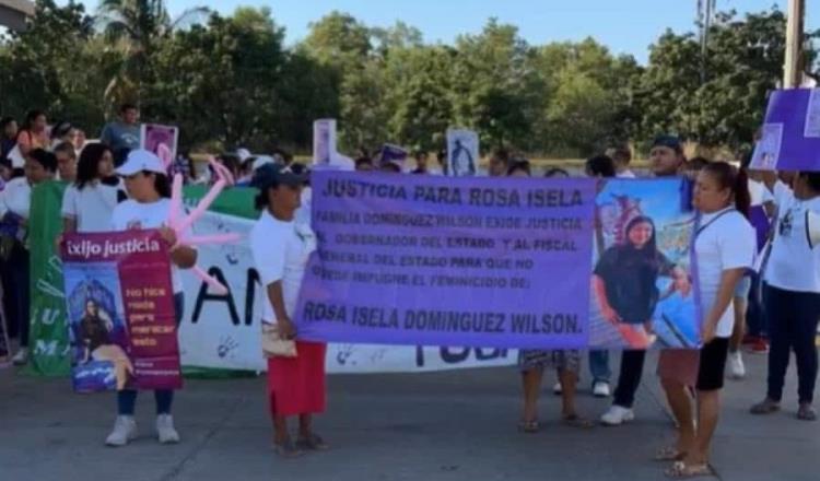 "Ya no toleramos más feminicidios", expresan familiares y amigos de Rosa Isela en Paraíso