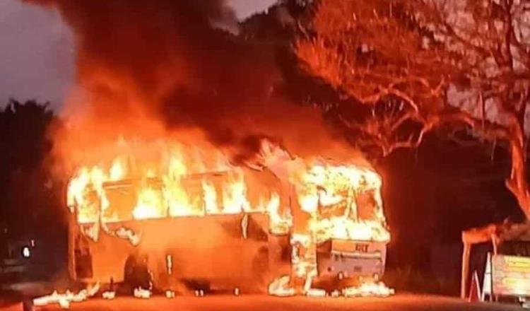 Detenciones en Cárdenas desata quema de vehículos
