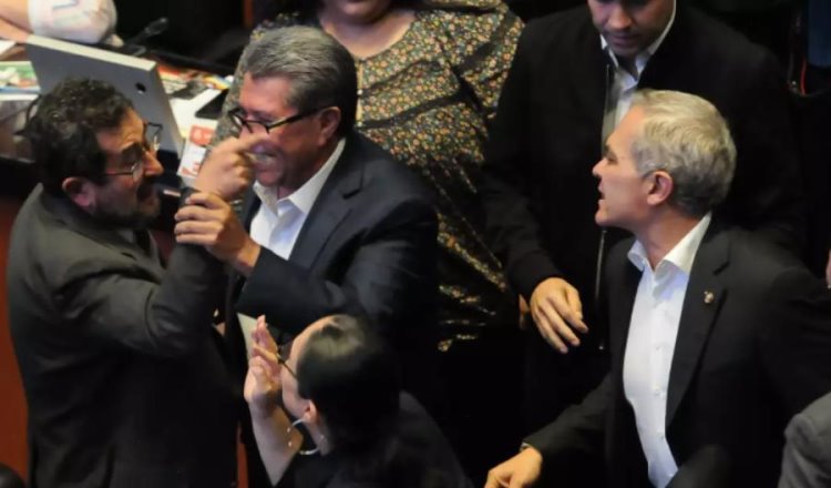 ¡Casi se golpean! Mancera y Cravioto discuten en Senado por tema de 2017