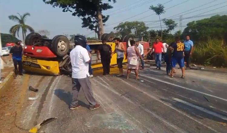 ¡Tragedia! 4 muertos y 18 heridos deja volcadura en la Macuspana - Villahermosa