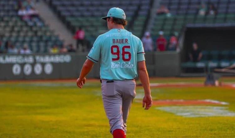 Cátedra de pitcher de Trevor Bauer y Diablos blanquea a Olmecas 6-0 en el Centenario