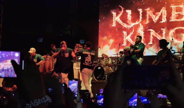 ¡Ku kuuu! Kumbia Kings abarrota el Teatro del Pueblo