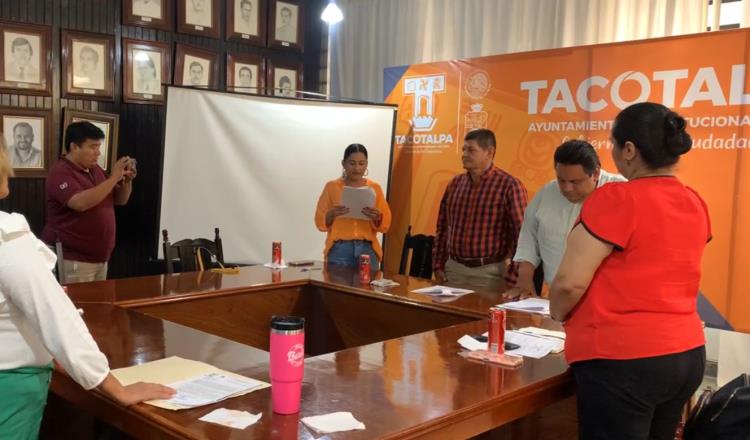 Deja hermana de Ricki Arcos alcaldía de Tacotalpa y asume el suplente Edel Pérez Galicia