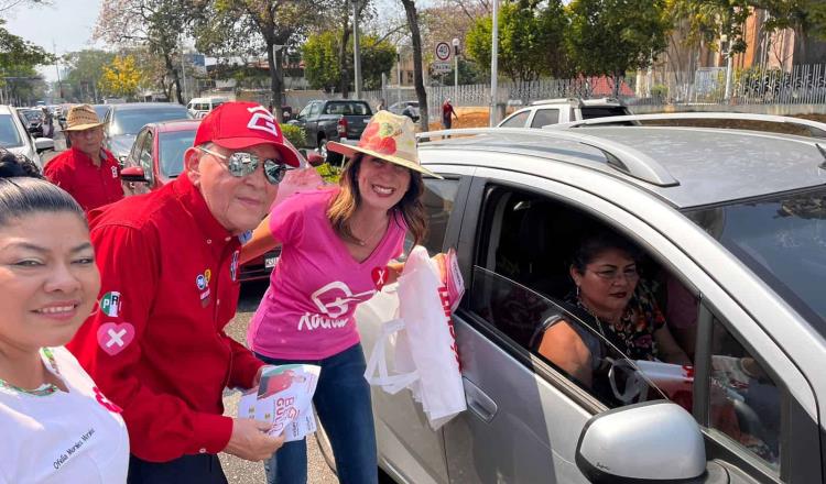 Con volanteo en cruceros de Tabasco promocionan voto a favor de Xóchitl Gálvez