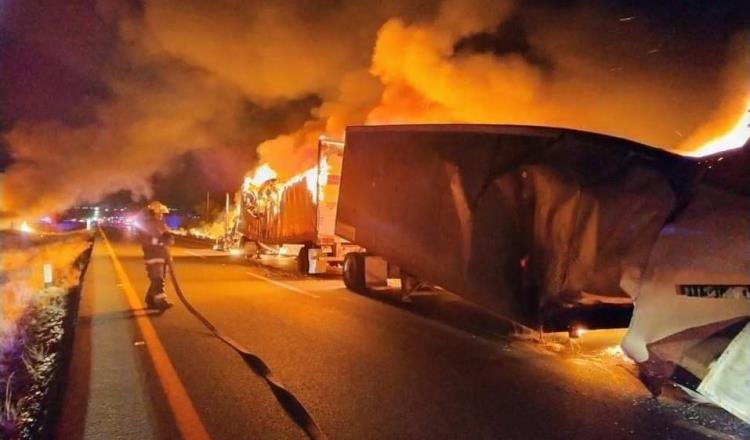Detención de presuntos delincuentes genera bloqueos y quema de vehículos en Zacatecas