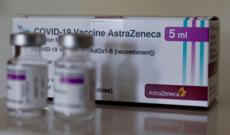 AstraZeneca habría iniciado retiro de vacuna contra COVID-19 en todo el mundo