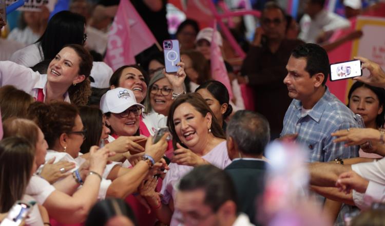 Hijos de personas desaparecidas contarán con beca y fondo de apoyo, promete Xóchitl