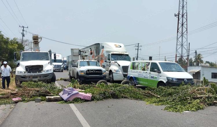 Bloquean la Frontera - Villahermosa habitantes de Ocuiltzapotlán