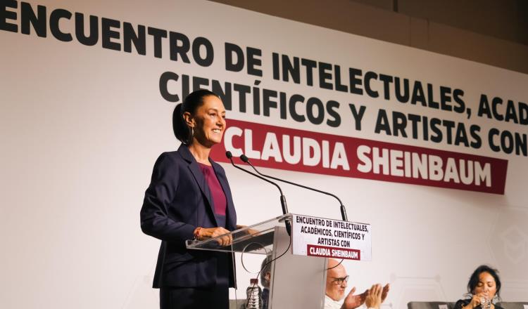 Con desplegado, más de 900 intelectuales respaldan a Sheinbaum