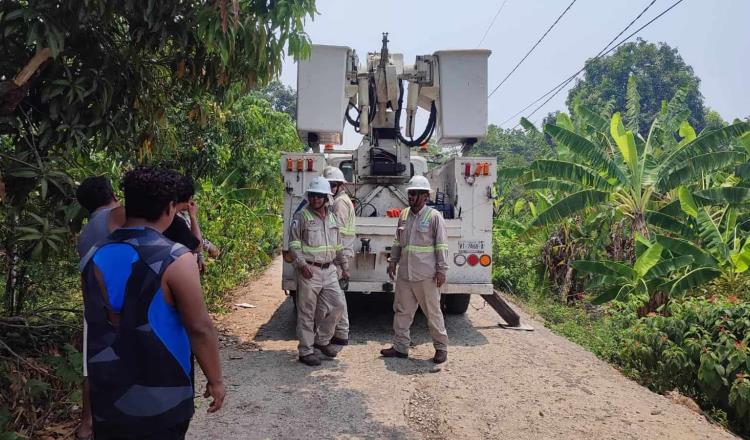 Tras 4 días sin luz, habitantes de González retienen a trabajadores de CFE